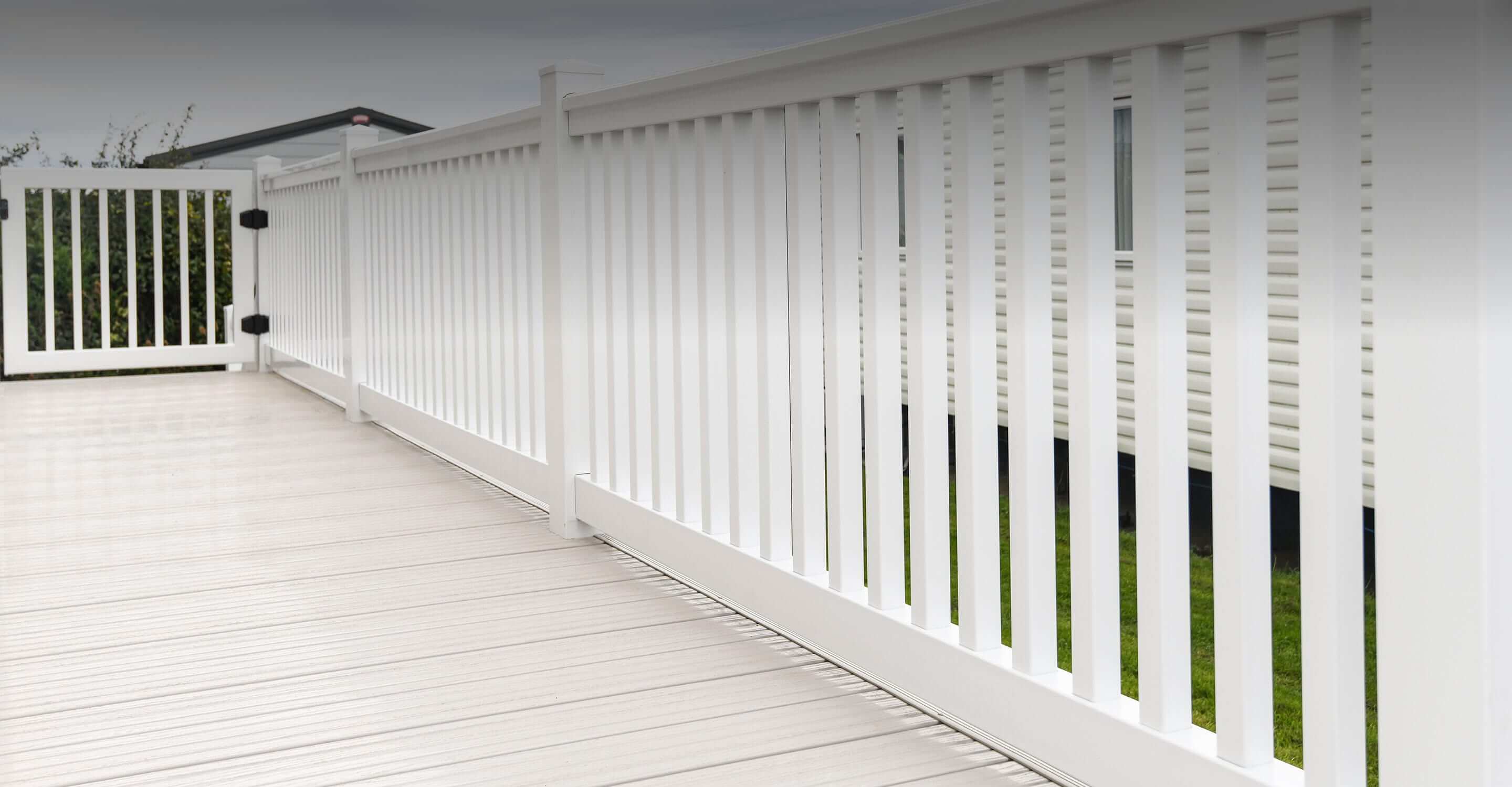 How to Choose the Perfect Railing to Complement Your Decking